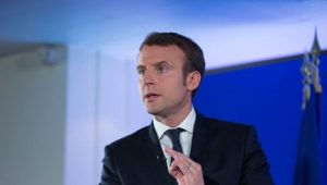 Emmanuel Macron lors d'une rencontre avec les associations ultramarines en avril 2017