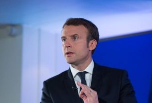Emmanuel Macron lors d'une rencontre avec les associations ultramarines en avril 2017