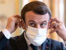 Emmanuel Macron portant son cache-nez.